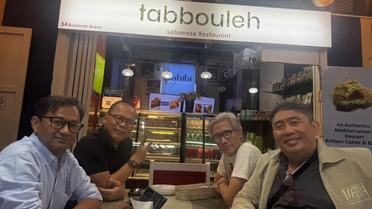 Obrolan Pinggir Jalan Dari Singapura Obrolan Pinggir Jalan Dari Singapura