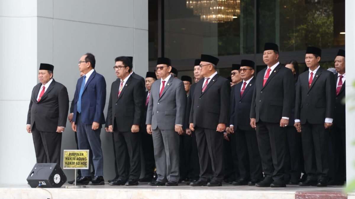 Naiknya Hak Keuangan dan Fasilitas Hakim Ditandatangani Prabowo Subianto Setelah Pelantikannya Naiknya Hak Keuangan dan Fasilitas Hakim Ditandatangani Prabowo Subianto Setelah Pelantikannya