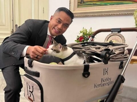 Bobby Kertanegara Ikut Boyongan ke Istana