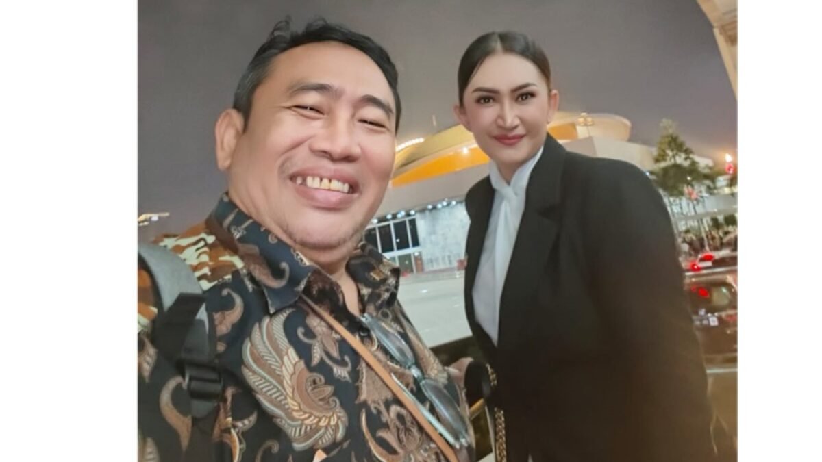 Di Balik Sumpah Nafa Urbach: Melodi Politik yang Menggetarkan Di Balik Sumpah Nafa Urbach: Melodi Politik yang Menggetarkan