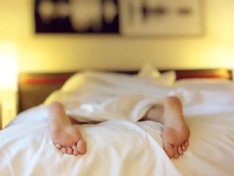 Bercumbu DalamTidur: MIMPI EROTIS