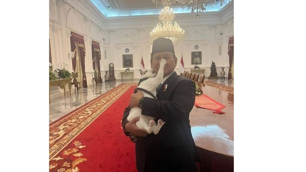 Hanya Dia yang Berani Memegang Hidung Prabowo Hanya Dia yang Berani Memegang Hidung Prabowo