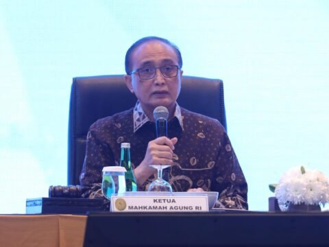 Ketua MA Ajak Insan Peradilan Jaga Integritas dengan Fokus Bekerja dan Bersidang Sesuai Hukum Ketua MA Ajak Insan Peradilan Jaga Integritas dengan Fokus Bekerja dan Bersidang Sesuai Hukum