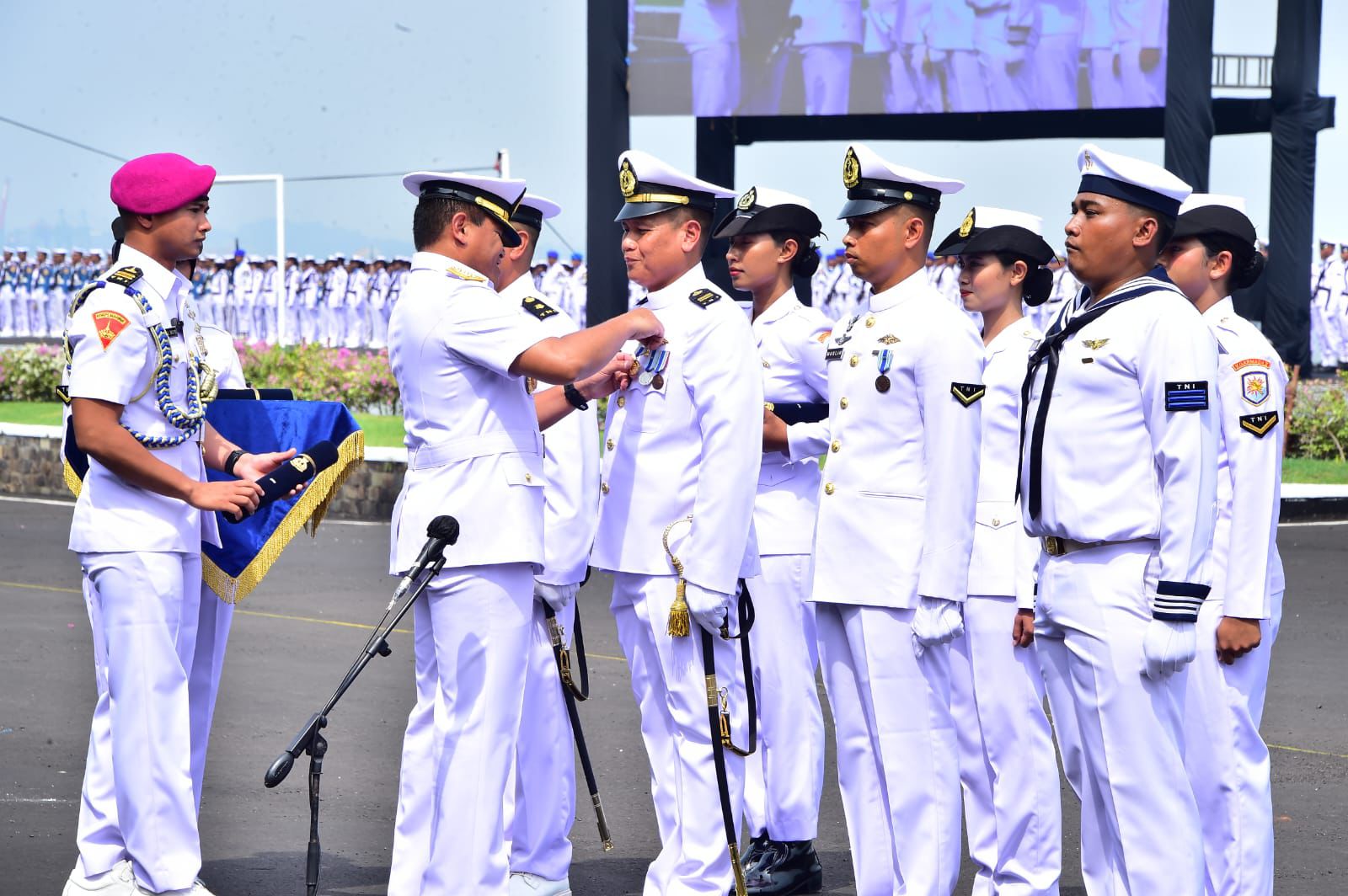 KASAL Pimpin Upacara Hari Armada RI Tahun 2024 Di Surabaya