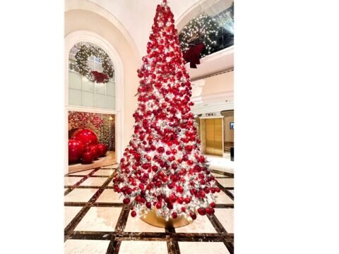 Glorious Christmas Di Hotel Gran Mahakam
