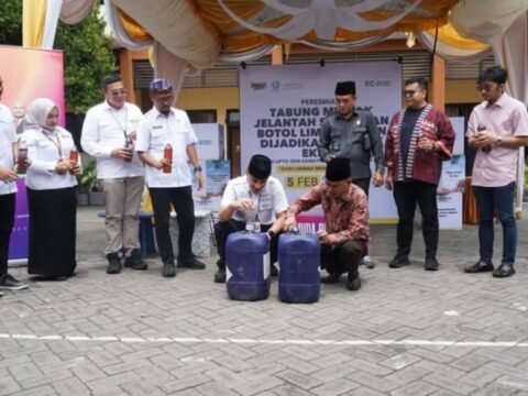 Pj. Bupati Bangkalan Luncurkan Program Inovatif Pengelolaan Sampah di SDN Kemayoran 1