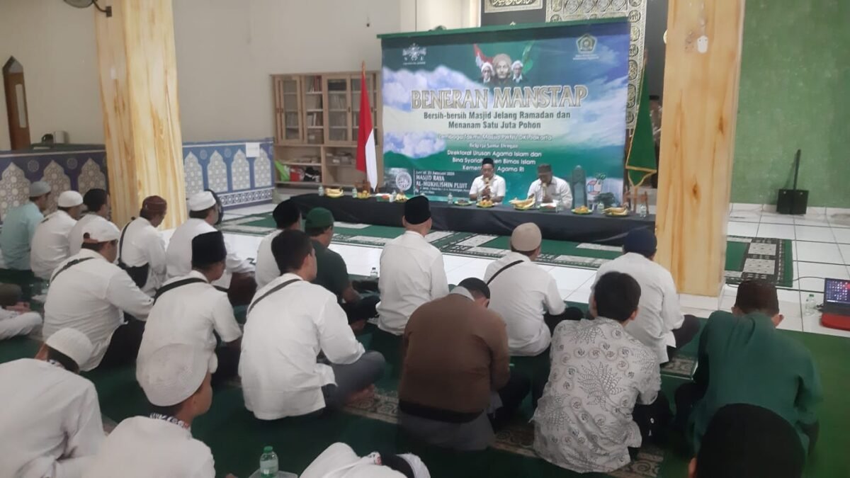 LTM PWNU Jakarta Gelar Aksi Bersih Masjid dan Penanaman Pohon Menyambut Ramadan