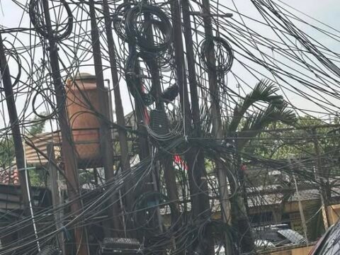 Hidup Jangan Kusut Seperti Kabel Ini: Kesehatan Itu Mahal, Dokter Terbaik Adalah Diri Sendiri
