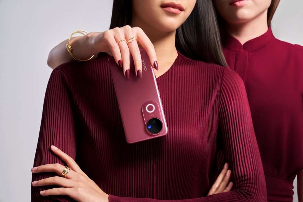 vivo V50 Harmony Red