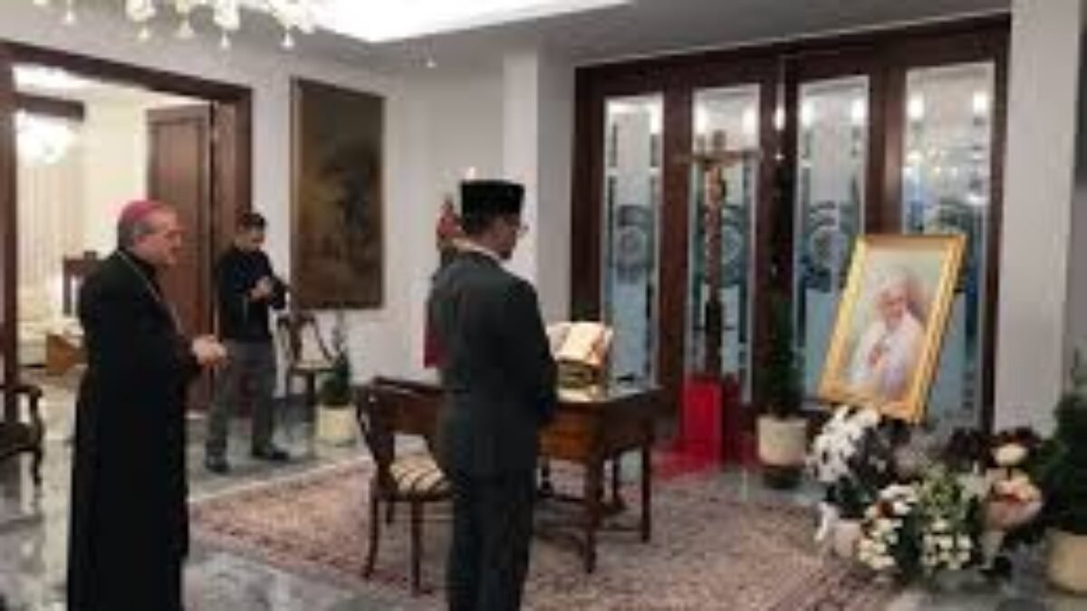 Presiden Prabowo Utus Jokowi, Jonan, Pigai, dan Thomas Djiwandono Hadiri Pemakaman Paus Fransiskus di Vatikan