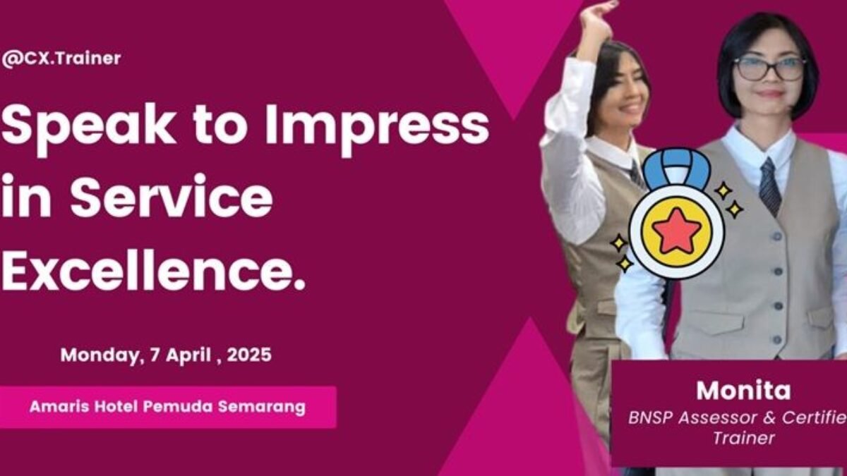 Coach Monita di Acara Speak to Impress in Service Excellence