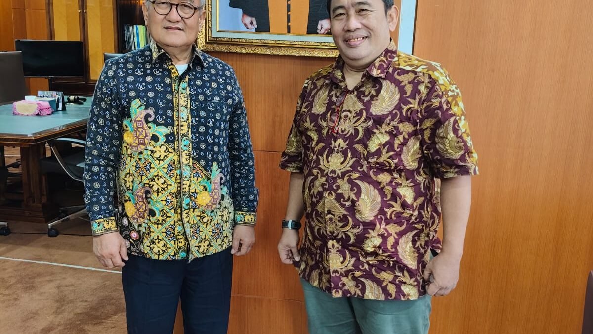 IKAHI Adalah Satu-Satunya Organisasi Resmi Para Hakim IKAHI Adalah Satu-Satunya Organisasi Resmi Para Hakim