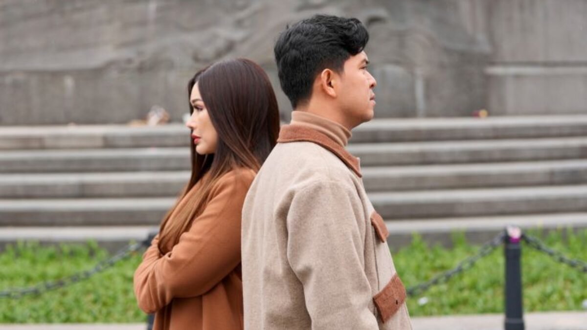 “Layar” Mahakarya Musikal Kolaborasi Titi DJ dan Cakra Khan Sarat Emosi dan Simfoni Cinta