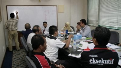 Majalah EKSEKUTIF eksis di majalah cetak dan eksekutif.com