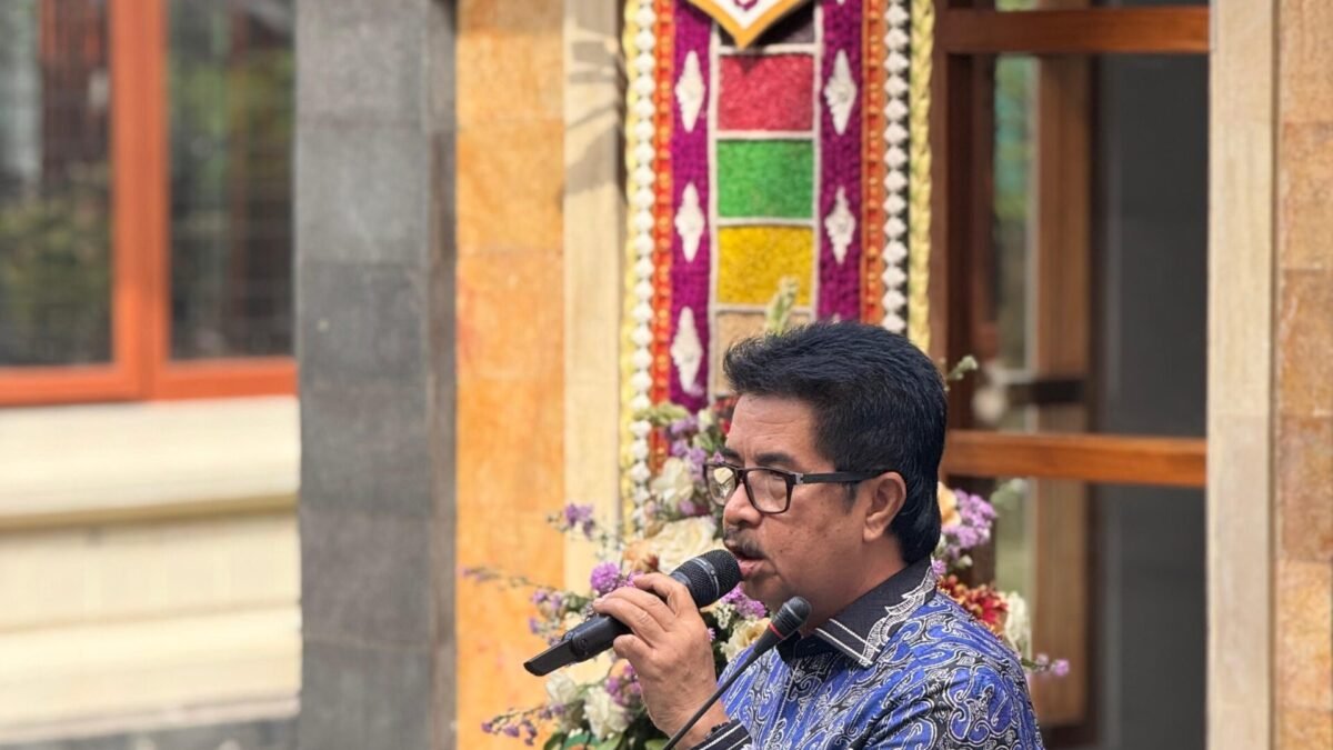 Yang Mulia Prof Dr H Yulius SH MH: Hakim Tidak Boleh Sekadar Menjadi Makhluk Kertas Yang Mulia Prof Dr H Yulius SH MH: Hakim Tidak Boleh Sekadar Menjadi Makhluk Kertas
