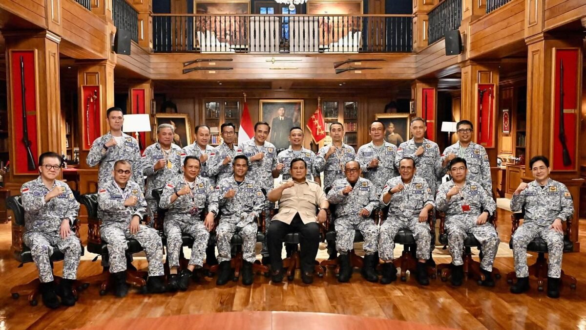 230 Bos Besar Dikumpulkan Prabowo di Hambalang, Dapat Pesan Rahasia Sebelum Berangkat ke Magelang! 230 Bos Besar Dikumpulkan Prabowo di Hambalang, Dapat Pesan Rahasia Sebelum Berangkat ke Magelang!