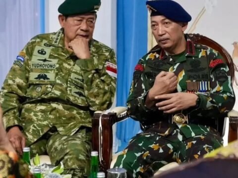 SBY Kena Fitnah Tak Salami Kapolri di HUT TNI