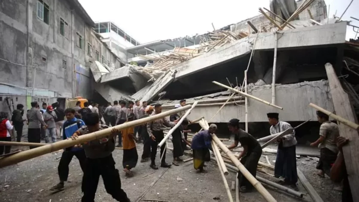 Tragedi Ponpes Al-Khoziny: Tafakur Tauhid di Balik Musibah Tragedi Ponpes Al-Khoziny: Tafakur Tauhid di Balik Musibah