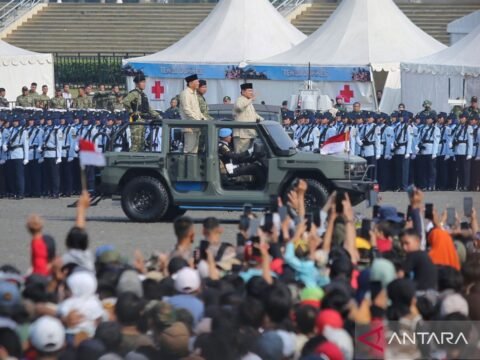 Pesan Presiden di HUT TNI:  Ikuti Perkembangan Teknologi, AI. Jangan Berhenti Menggembleng Diri