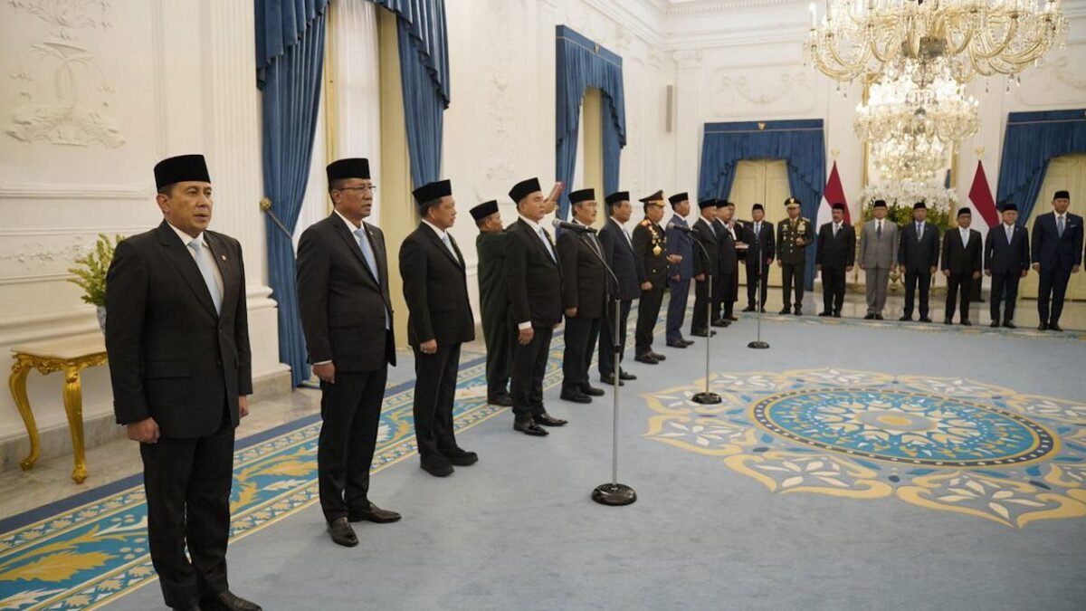 Prabowo Kukuhkan Komite Reformasi Polri, Siapa 10 Tokoh Senior Ditugasi Benahi Kepolisian? Prabowo Kukuhkan Komite Reformasi Polri, Siapa 10 Tokoh Senior Ditugasi Benahi Kepolisian?