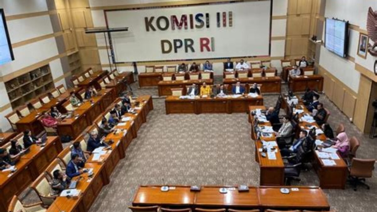 RUU KUHAP Disahkan, Komisi III Sibuk Padamkan Kebakaran Hoaks