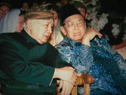 Simpang Siur Usai, Sepuluh Pahlawan Ditabalkan di Istana