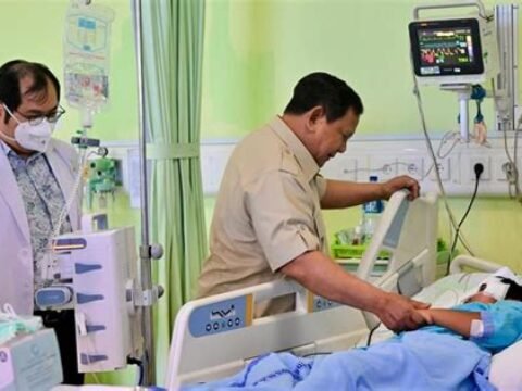 Ke RSUD Koja, Prabowo Janji Traktir Siswa Korban Tabrakan Mobil SPPG Makan Bubur Ayam
