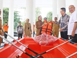 Tanggap Darurat, PT Gani Arta Dwitunggal Berikan Bantuan  Lima Rescue Boat Untuk Kabupaten Serang