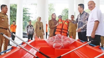 Tanggap Darurat, PT Gani Arta Dwitunggal Berikan Bantuan  Lima Rescue Boat Untuk Kabupaten Serang
