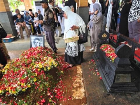 Eyang Meri Hoegeng Tutup Usia di 100 Tahun, Kesederhanaannya Kembali Jadi Cermin Bangsa