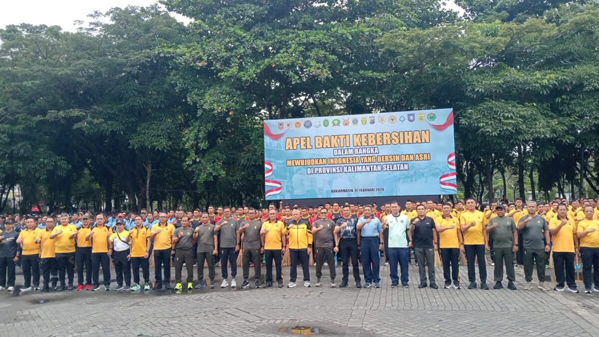 Forkopimda Kalsel Turun ke Jalan, Membersihkan Kota Forkopimda Kalsel Turun ke Jalan, Membersihkan Kota