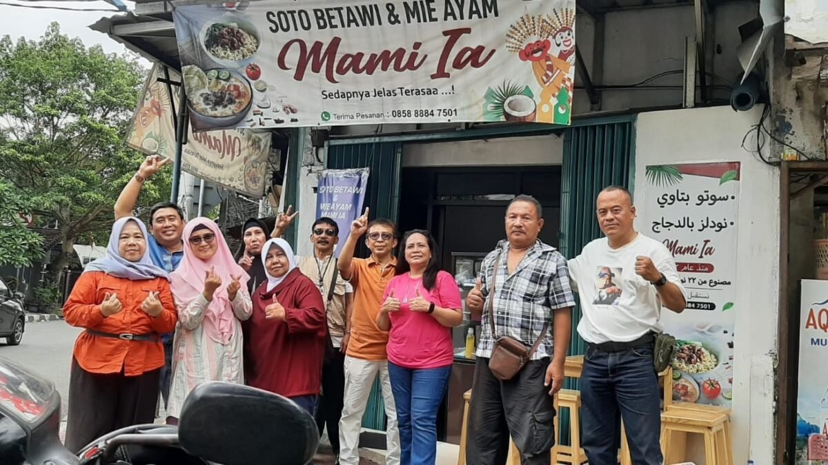 Soto Betawi dan Mie Ayam Mami Ia Di Perempatan Polonia Jaktim