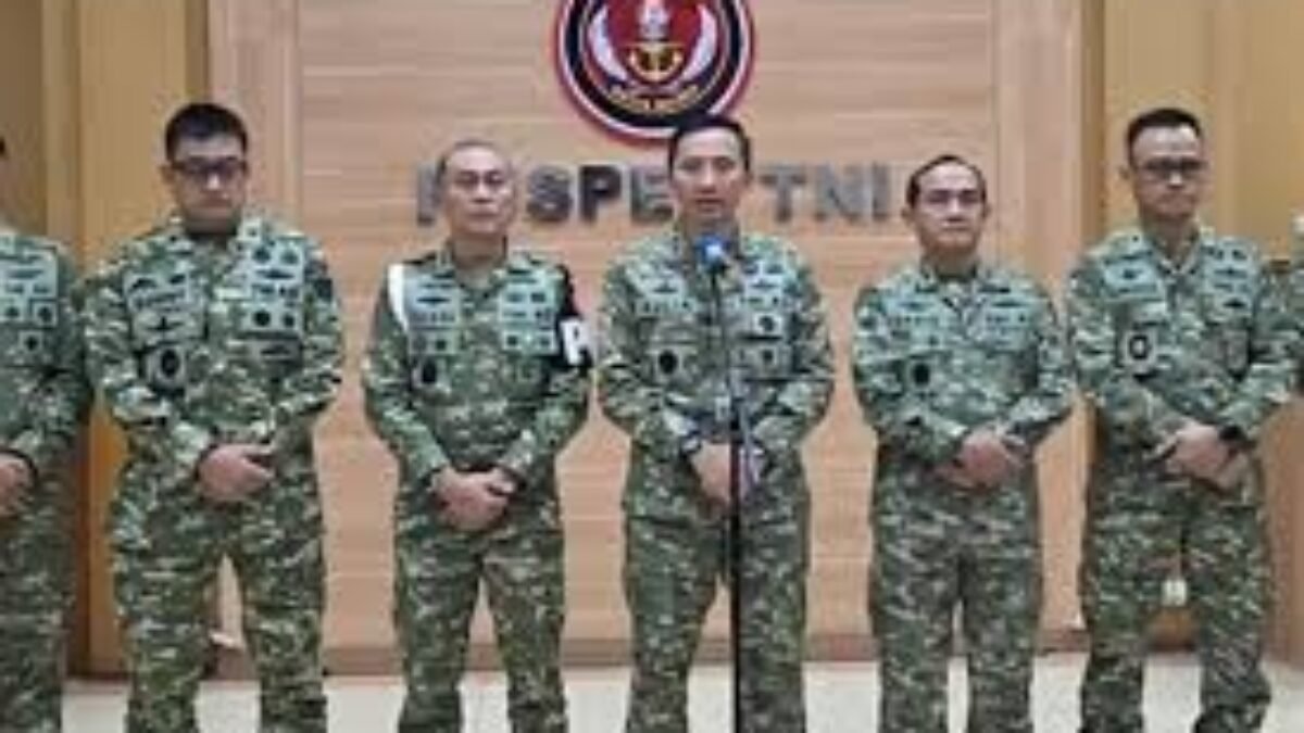 Kabais TNI Serahkan Jabatan, Terkait Sorotan Kasus Penyiraman Aktivis Kabais TNI Serahkan Jabatan, Terkait Sorotan Kasus Penyiraman Aktivis