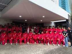 Ketua DPD RI Sultan Najamudin Secara Resmi Melepas Tim Pelajar U-17 Badan Liga Sepak Bola Pelajar Indonesia