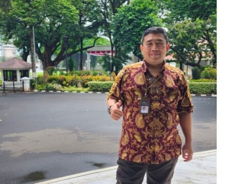 No Kings, atau Kita yang Menciptakan Raja?