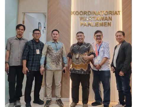 Anjangsana ke KWP di Senayan, Menjaga Jarak yang Perlu
