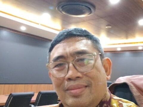 Negeri yang Bertengkar dengan Bayangannya, Oleh: SS Budi Raharjo MM (Pengamat Sosial)