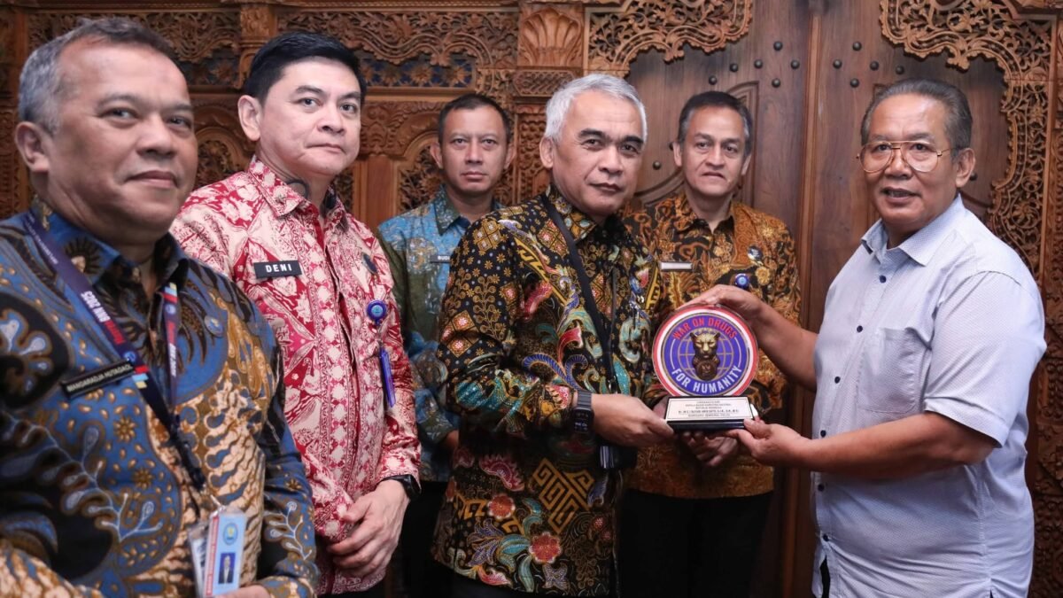 BNN Pererat Silaturahmi dan Perkuat Sinergi Hadapi Tantangan Bahaya Penyalahgunaan Narkotika BNN Pererat Silaturahmi dan Perkuat Sinergi Hadapi Tantangan Bahaya Penyalahgunaan Narkotika