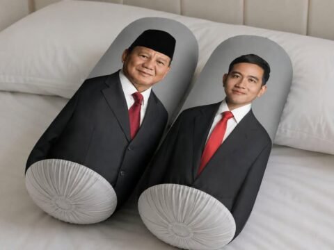 Jangan Asal Menggulingkan Mereka, Catatan Pinggir SS Budi Raharjo MM Jangan Asal Menggulingkan Mereka, Catatan Pinggir SS Budi Raharjo MM