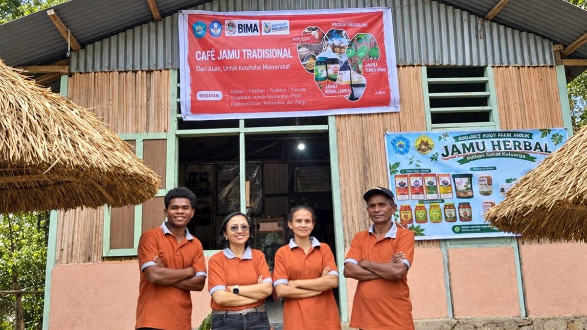 Dari Rimpang Lokal Ke Cafe Jamu: Pengabdian Dosen Untuk Masyarakat Usapinonot Dari Rimpang Lokal Ke Cafe Jamu: Pengabdian Dosen Untuk Masyarakat Usapinonot